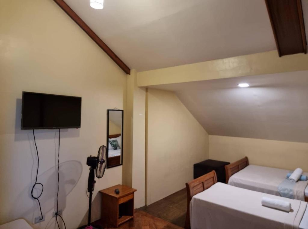 The Half House By Elmar Cabin Baguio City Exterior photo