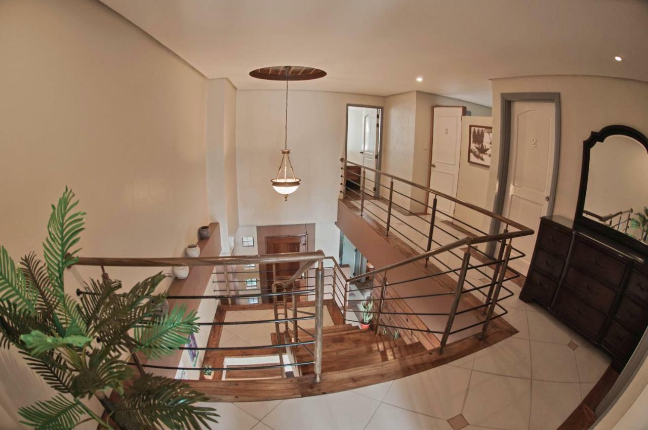 The Half House By Elmar Cabin Baguio City Exterior photo